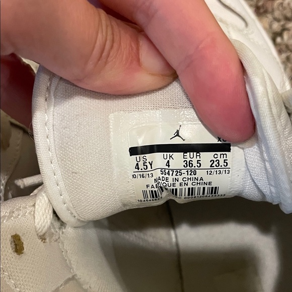 Kids Nike Air Jordan 1 High-Top Sneakers - Picture 7 of 8